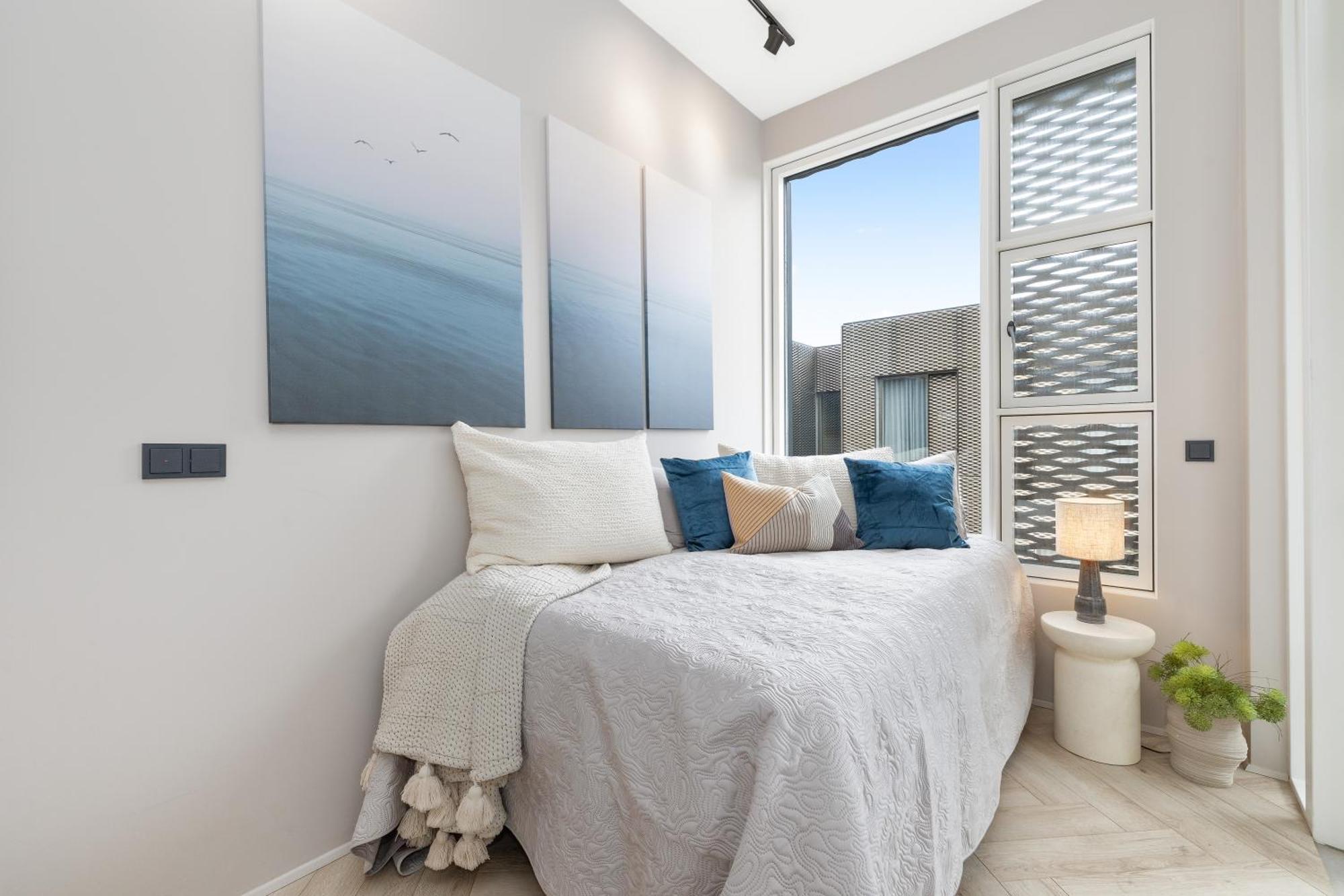 Desirable Penthouse In Apartment *